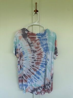 American Eagle tie-dye soft and sexy shirt